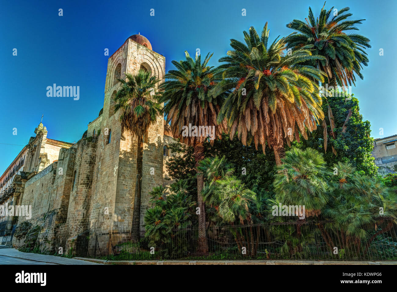 Saint-jean de l'église des ermites Palerme en Sicile Photo Stock - Alamy