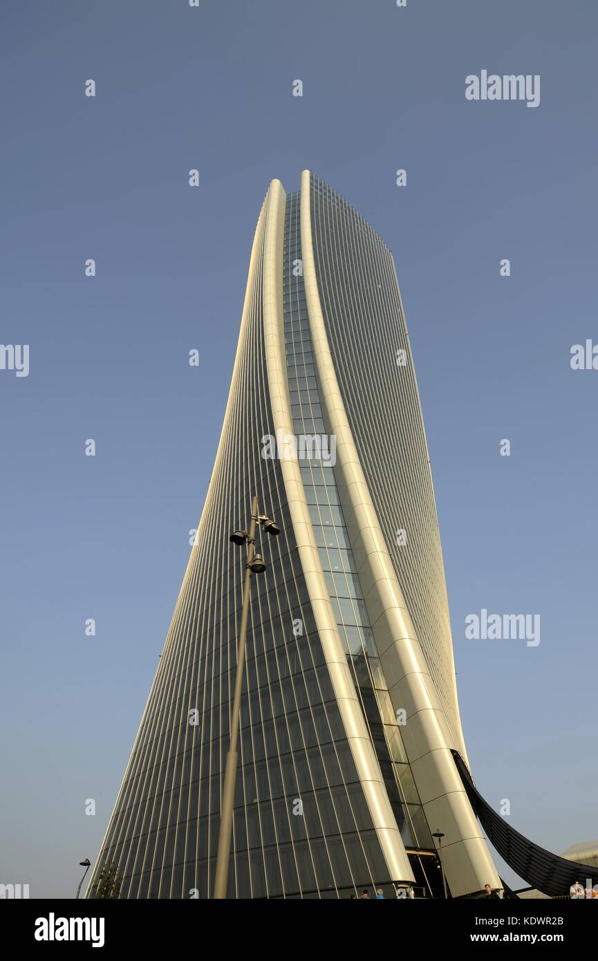 Milan (Italie) Le CityLife district, Hadid Tower ( Milan siège de Generali Assicurazioni), l'un tordu Banque D'Images