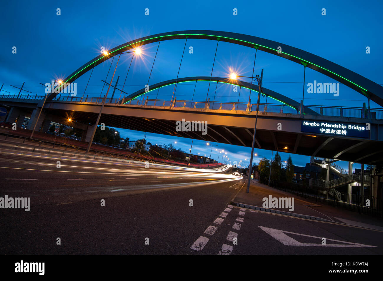 À l'heure bleu ningbo pont de l'amitié à Nottingham, Nottinghamshire england uk Banque D'Images