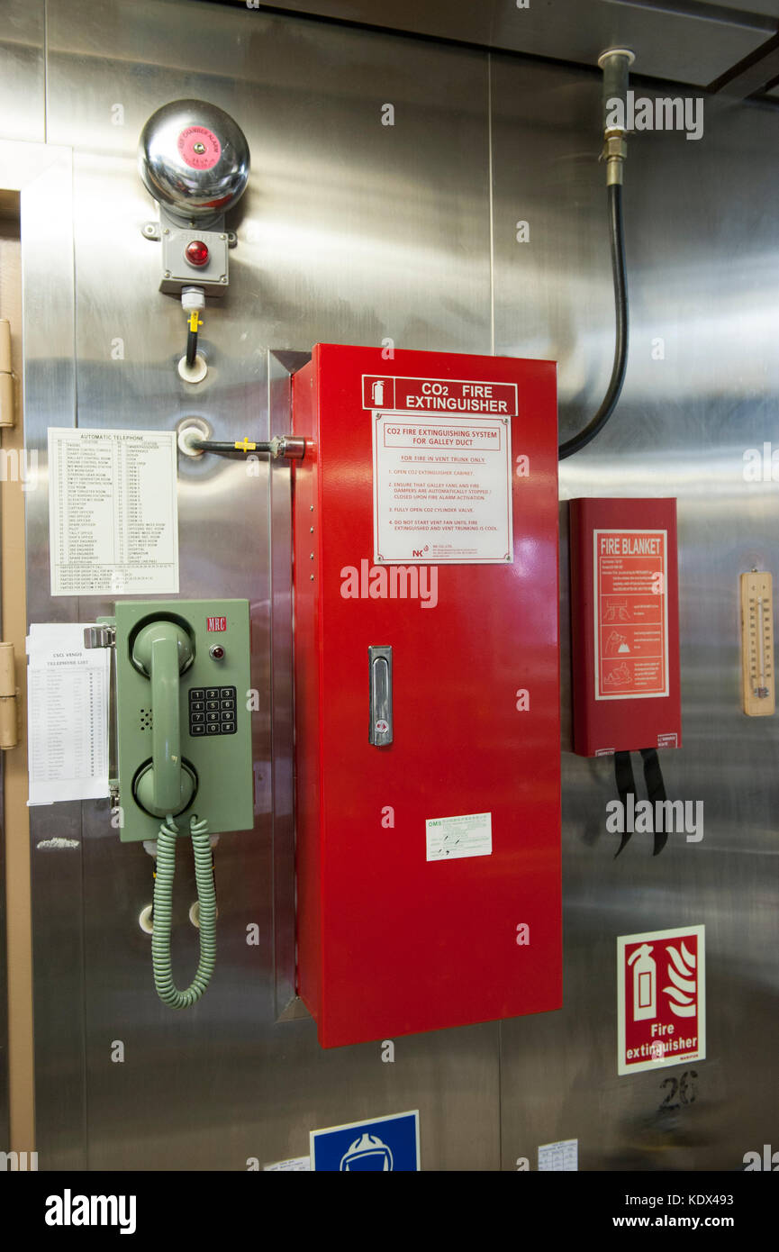 C02 automatique système d'extinction d'incendie sur un navire porte-conteneurs Banque D'Images