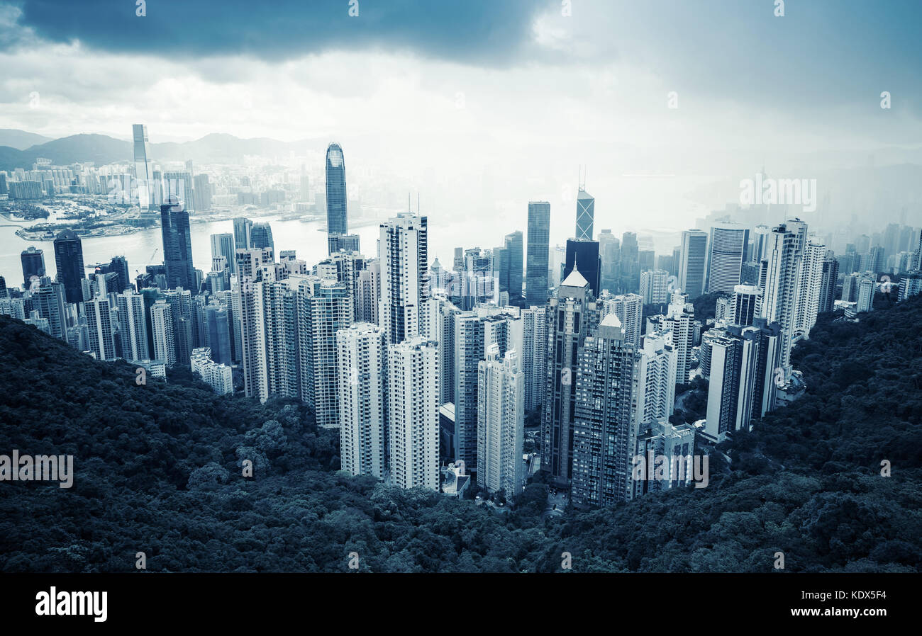 Cityscape hong kong, dans les tons bleus aérienne photo prise depuis le pic victoria viewpoint Banque D'Images