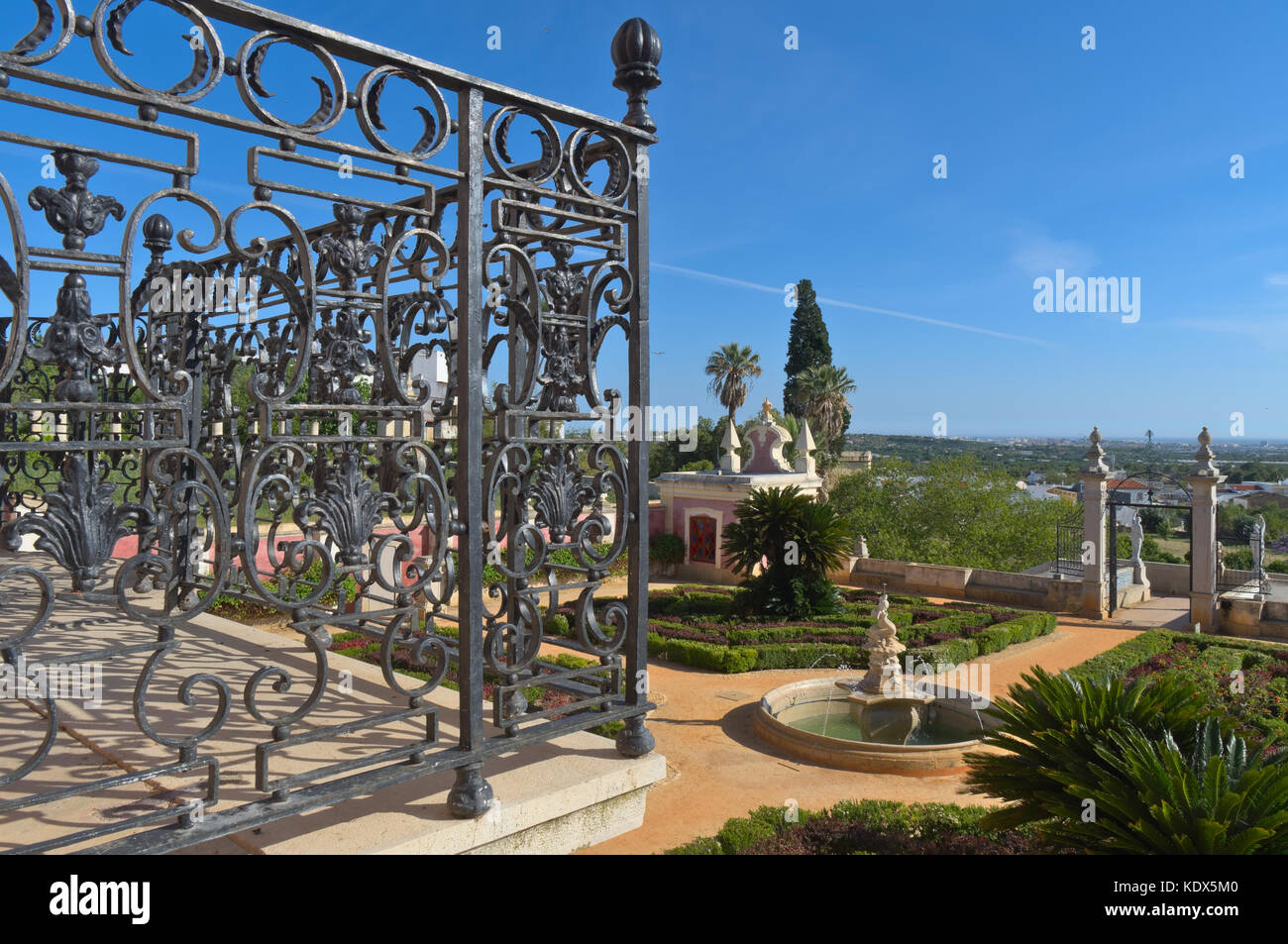 Estoi palace dans le village d'estoi. Monument, hôtel et national monument qui est un excellent exemple de l'architecture romantique Banque D'Images