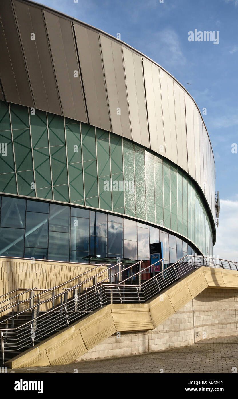 Liverpool, Royaume-Uni. L'Echo Arena (2008), un lieu de musique et de sport, est situé sur la rivière Mersey waterfront sur le site de l'ancien quai du roi Banque D'Images