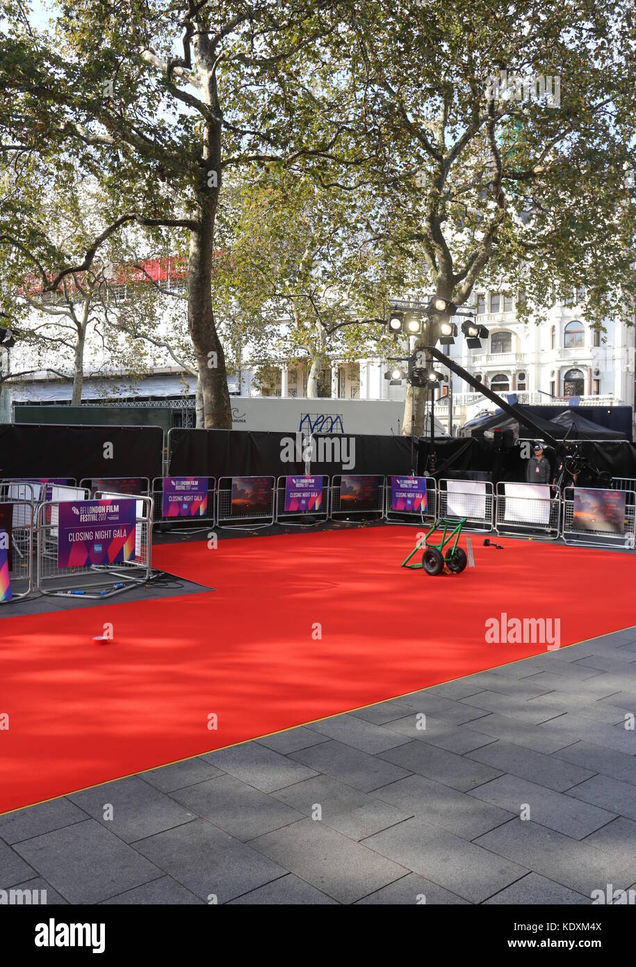 Les préparatifs de la soirée de clôture du gala BFI London Film Festival 2017 à Leicester Square London, UK Octobre 2017 Banque D'Images