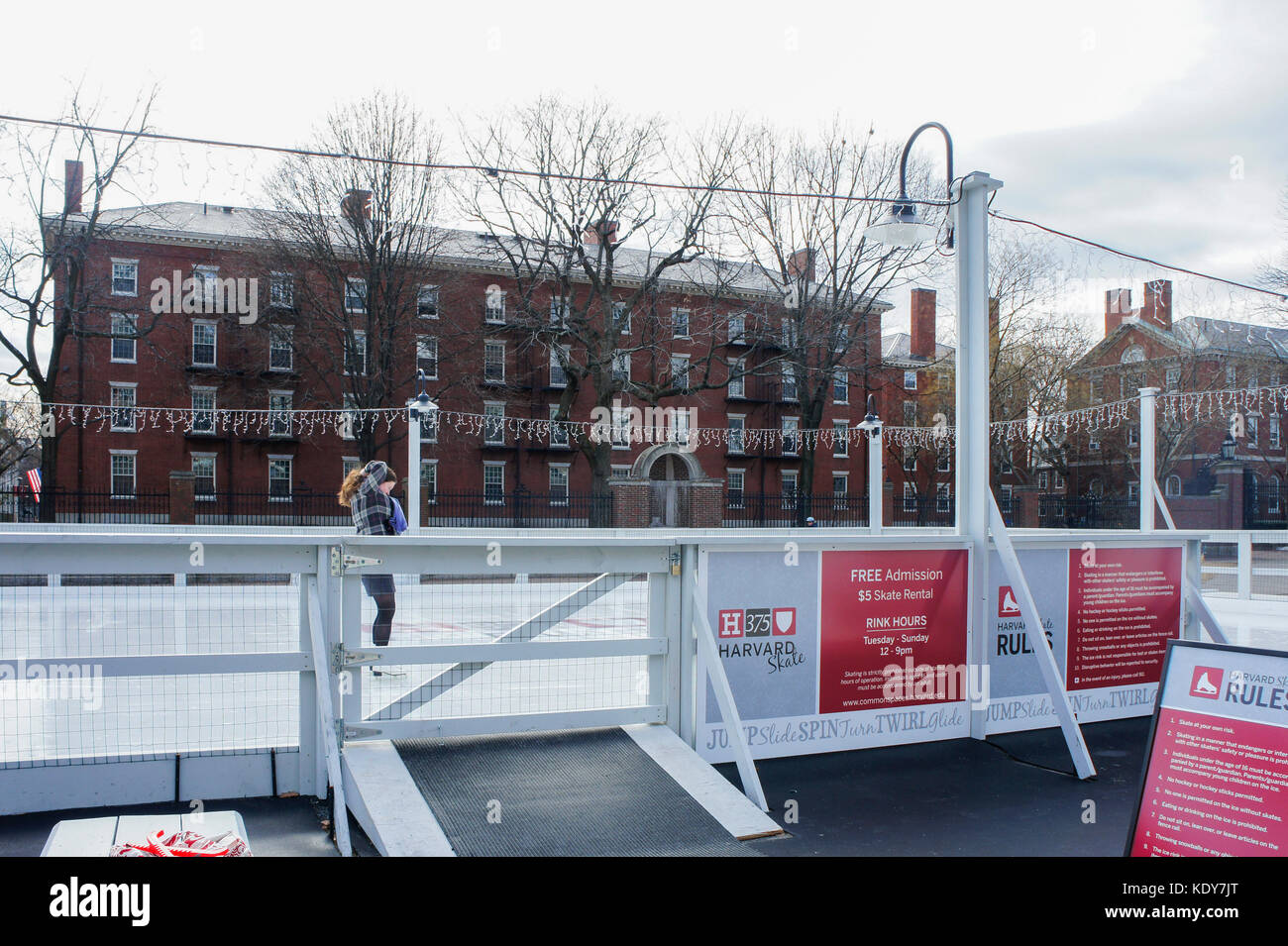 Boston, Jan 26 : Harvard skate de l'Université Harvard le 26 janvier 2012 à Harvard Square, Boston, Massachusetts, Boston, États-Unis Banque D'Images