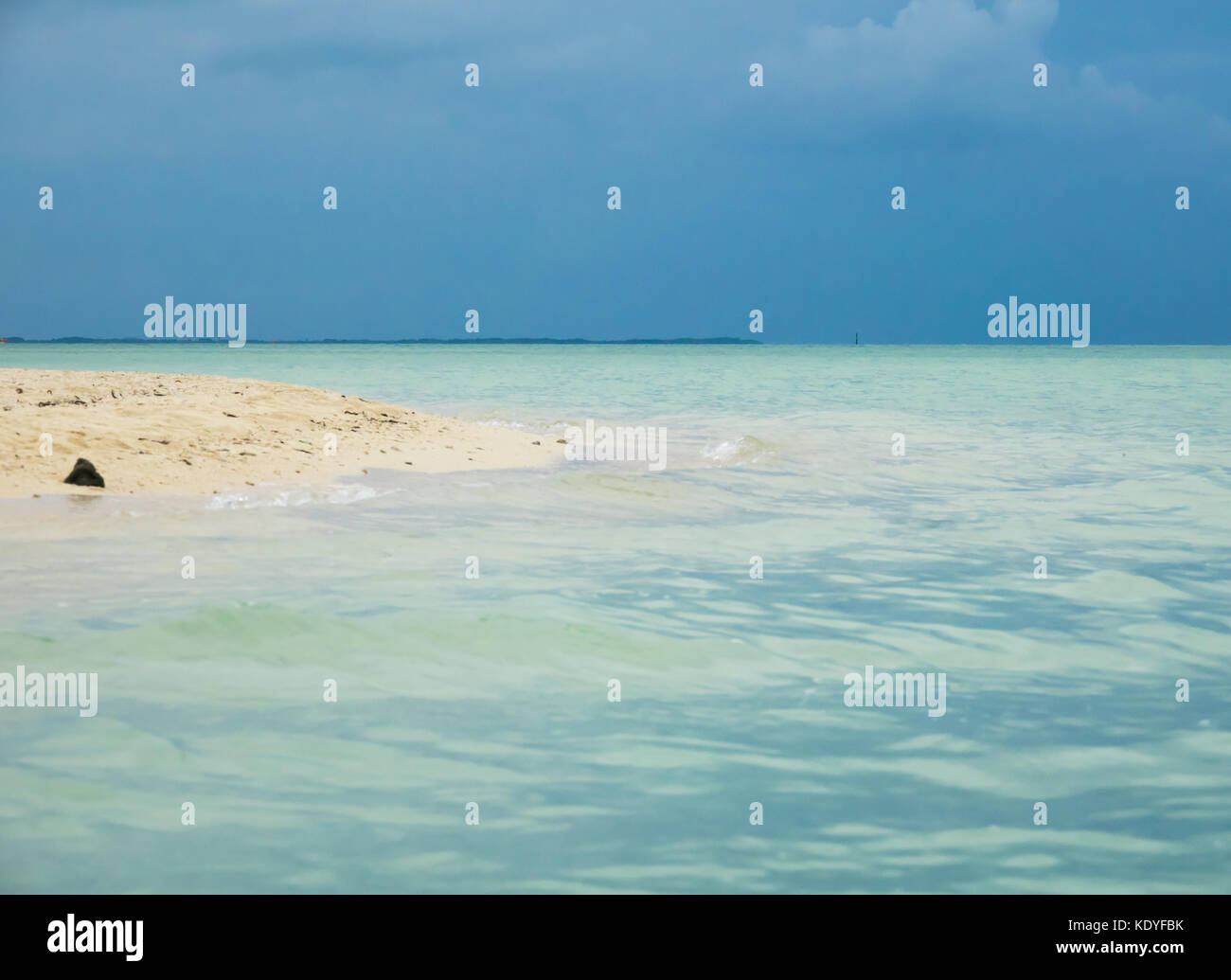 Kondoi Beach sur un jour de tempête dans Île Taketomi-jima, Îles Yaeyama, Okinawa Prefecture, Japan Banque D'Images