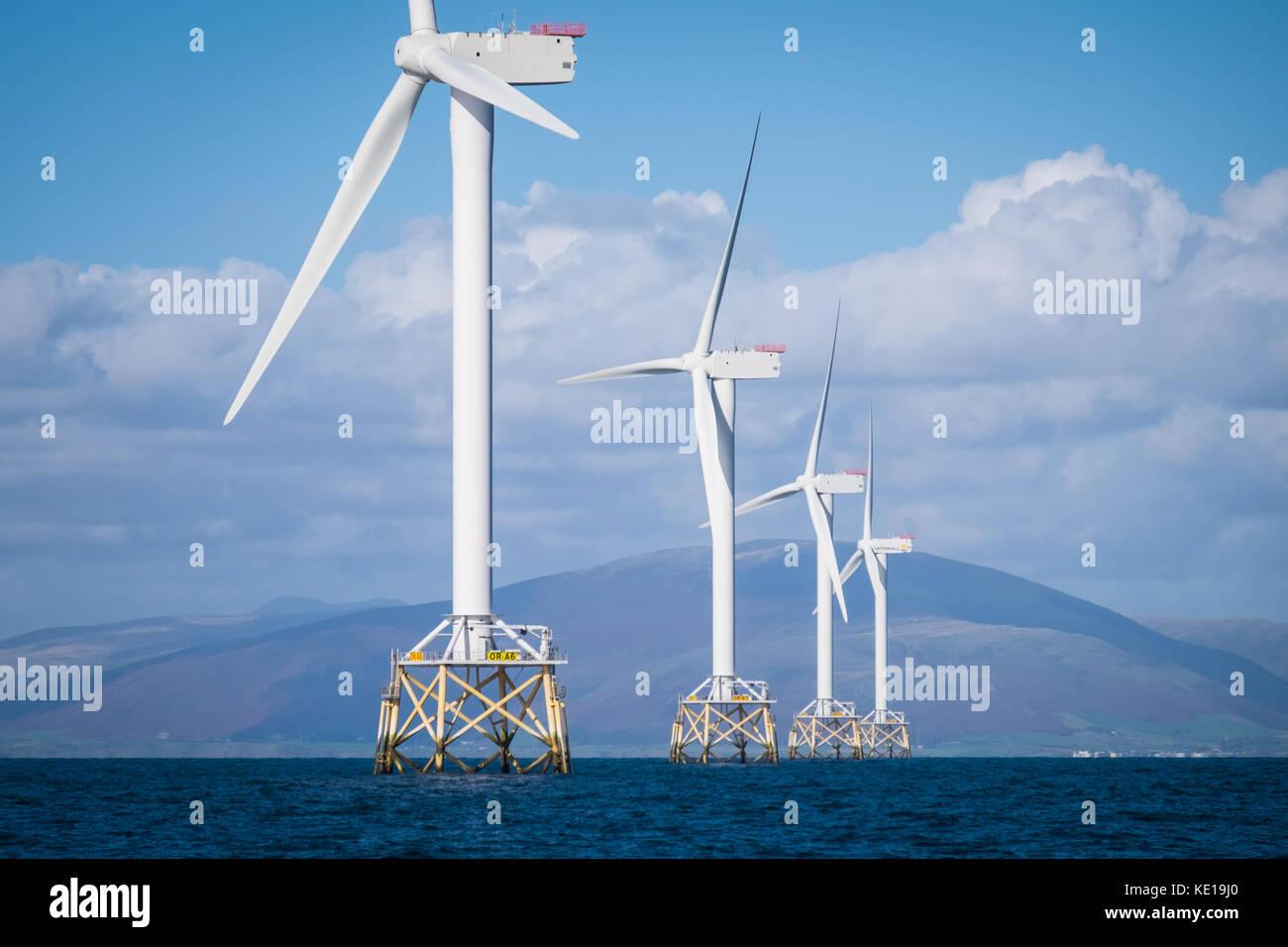 Sur les turbines éoliennes offshore d'Ormonde près de Barrow-in-Furness, qui est exploité par le géant de l'énergie suédois, Vattenfall. Banque D'Images