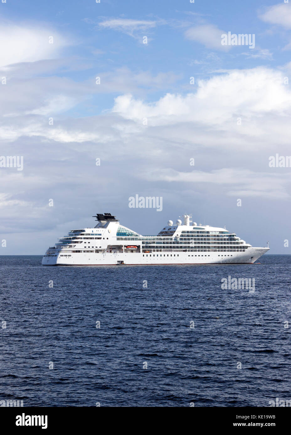 Le MV Seabourn Quest bateau de croisière ancré à Stornoway, Isle Of Lewis, Western Isles, îles Hébrides, Ecosse, Royaume-Uni Banque D'Images