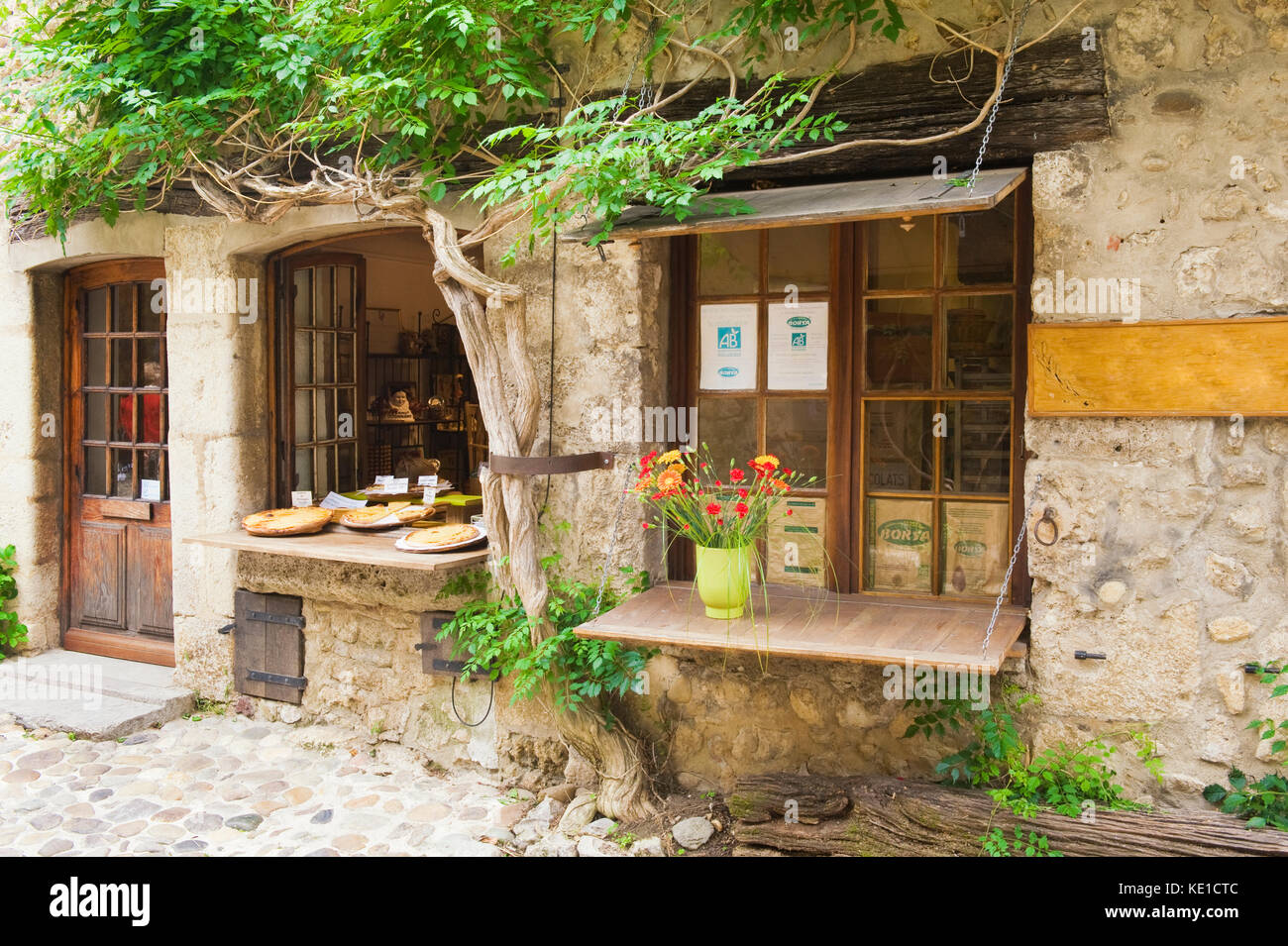 Patisserie boutique, galettes de Pérouges, Cité Médiévale de Pérouges, France Bäckerei, galettes, Mittelalterliche Festung von Perouges Perouges, Fr Banque D'Images