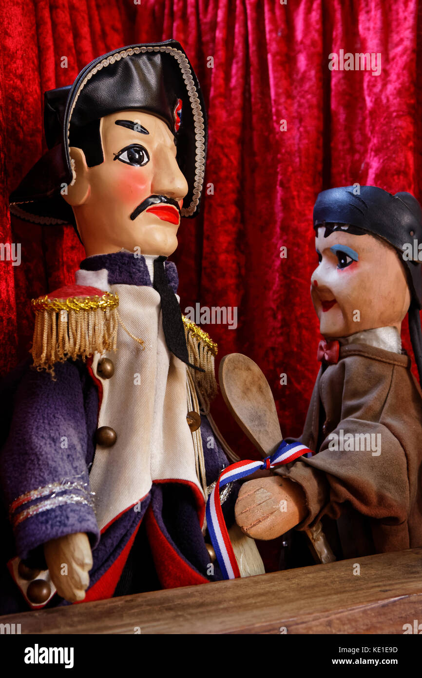 LYON, FRANCE, 6 février 2016 : Guignol Theatre. Deux cents ans après sa création, l'esprit original du spectacle de marionnettes survit encore dans sa ville natale Banque D'Images