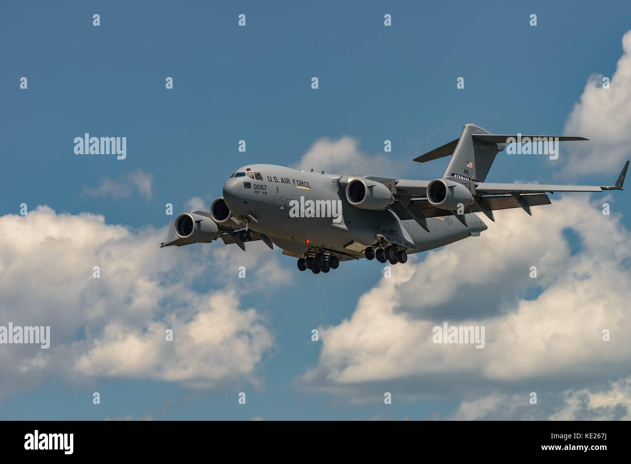 New Windsor, ny - juillet 2, 2017 : giant C-17 Globemaster III qui décolle de l'aéroport international de stewart pendant le meeting aérien de new york. Banque D'Images