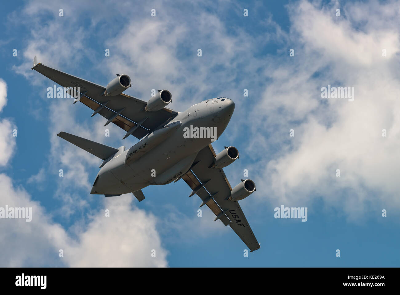New Windsor, ny - juillet 2, 2017 : giant C-17 Globemaster III qui décolle de l'aéroport international de stewart pendant le meeting aérien de new york. Banque D'Images