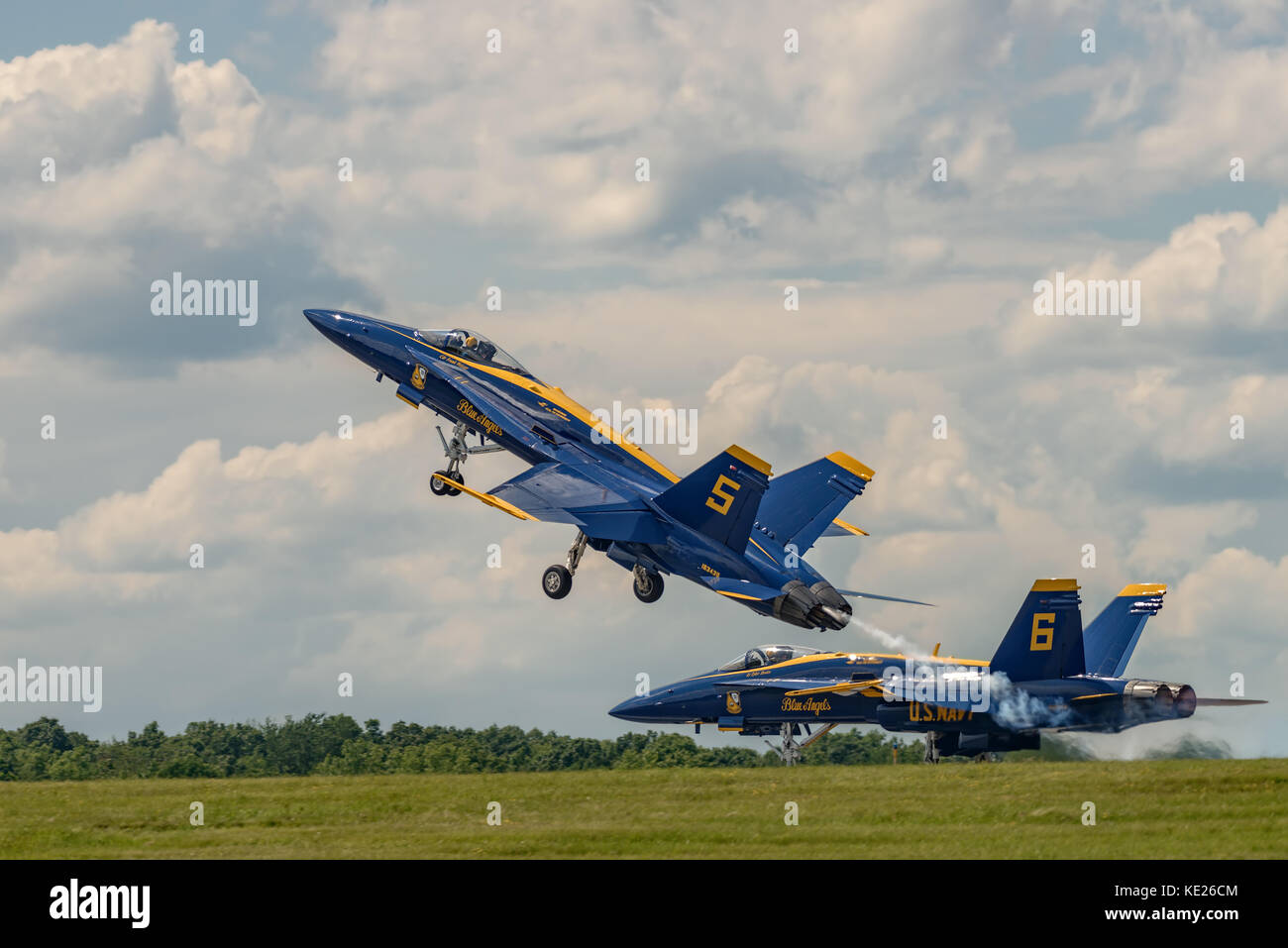 New Windsor, ny - juillet 2, 2017 : US Navy Blue angles effectuer à l'aéroport international de Stewart au cours de la new york airshow. escadron est l'officia Banque D'Images