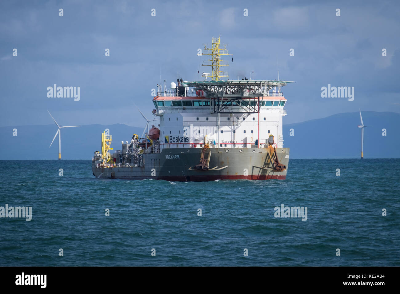 Le câble, Ndeavor navire laïcs, travaillant sur l'extension du parc éolien offshore Walney Banque D'Images