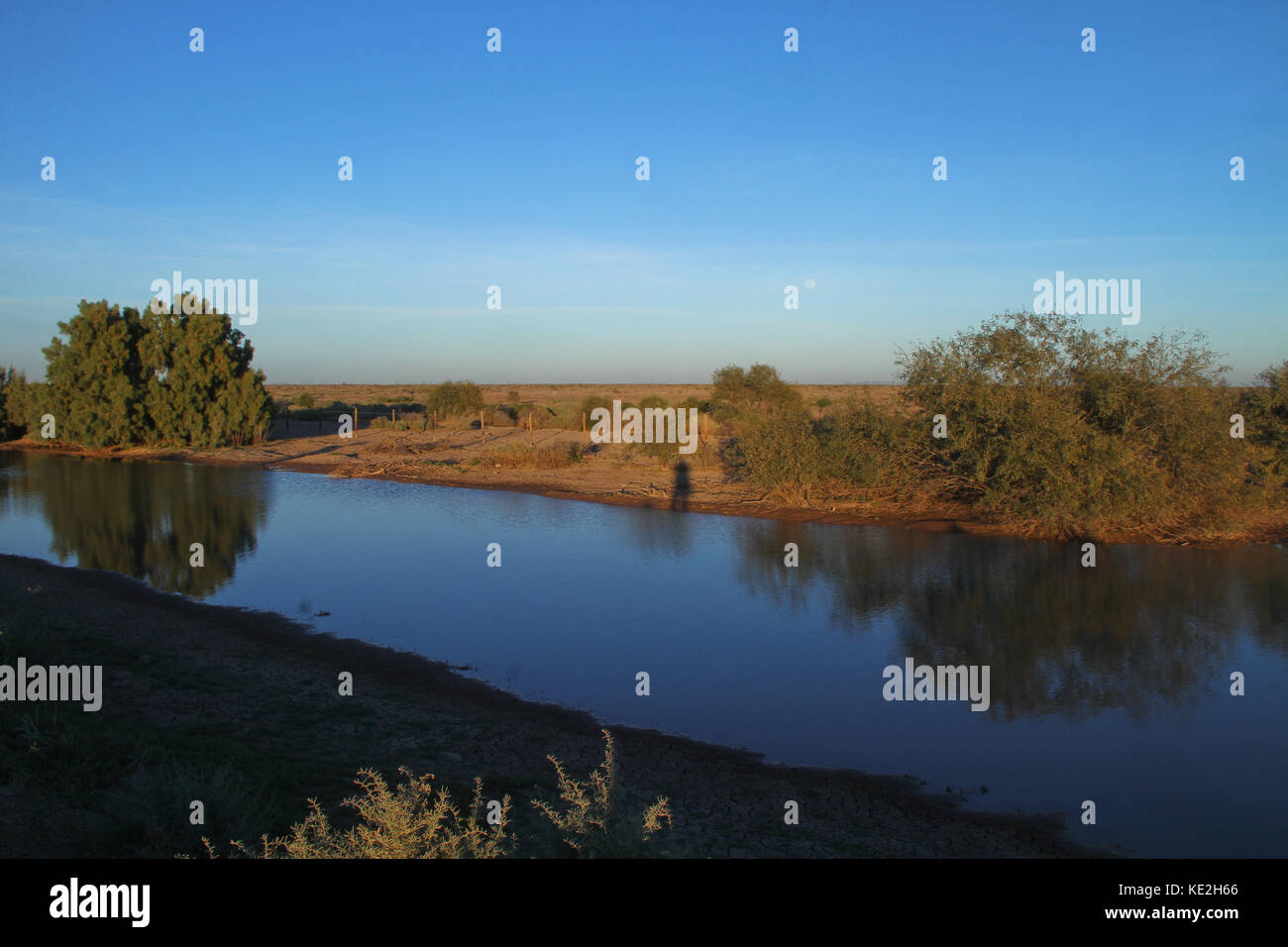 Étang de l'eau dans le désert de San Nicolas, à l'utilisation : la culture d'espèces marines dans ferme..*lundi*06*/Feb/201*.***personnel/nortephoto:photo**.*N*vente*d*thir Banque D'Images