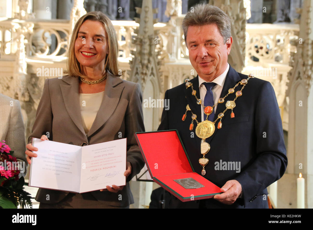 MAGDEBURG, ALLEMAGNE - 17 OCTOBRE 2017 : Federica Mogherini, haute représentante de l'Union européenne pour les affaires étrangères et la politique de sécurité, et Banque D'Images