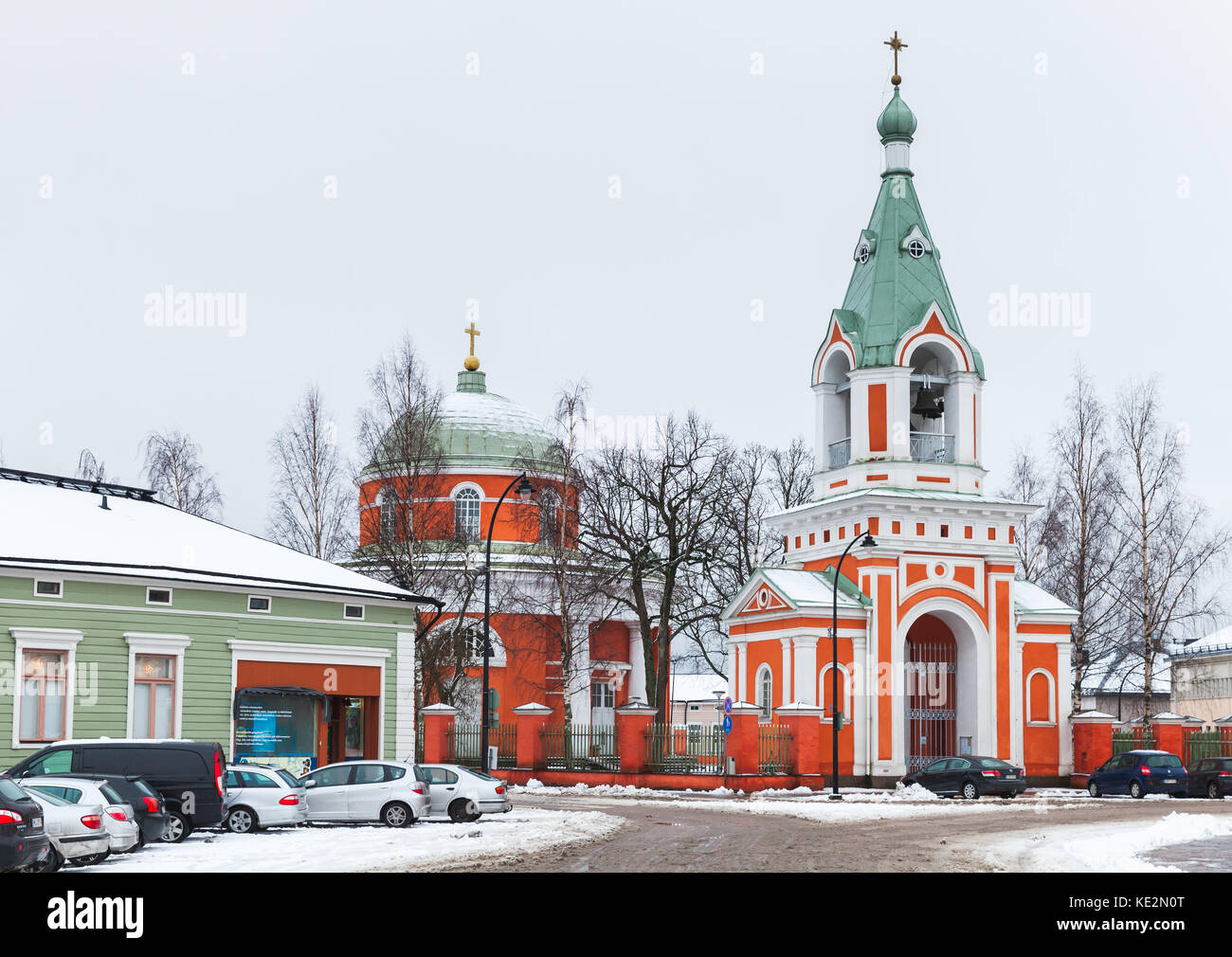 Hamina, Finlande - le 13 décembre 2014 : l'église de st. Peter et st. Paul. il a été construit en 1837, conçu par l'architecte français-italien Louis Visconti. ordi Banque D'Images