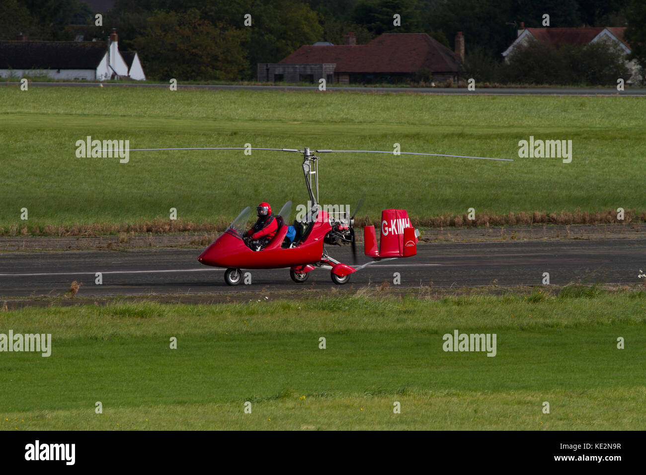 Autogyre sur piste à Wolverhampton Halfpenny Green Airport. Le Staffordshire. UK Banque D'Images