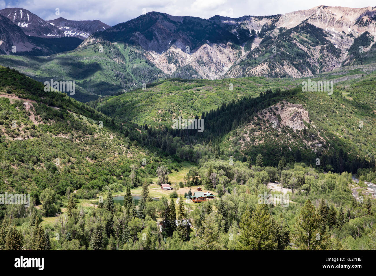 Vallée de montagne, des montagnes Rocheuses, le Colorado, USA Banque D'Images