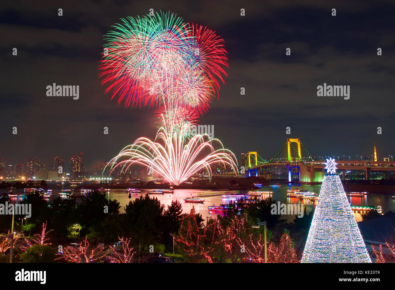 D'artifice arc-en-ciel, Odaiba, Tokyo Banque D'Images