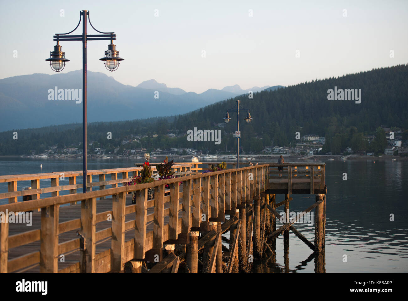 Pier à Rocky Point Park à Port Moody, BC, Canada. Banque D'Images