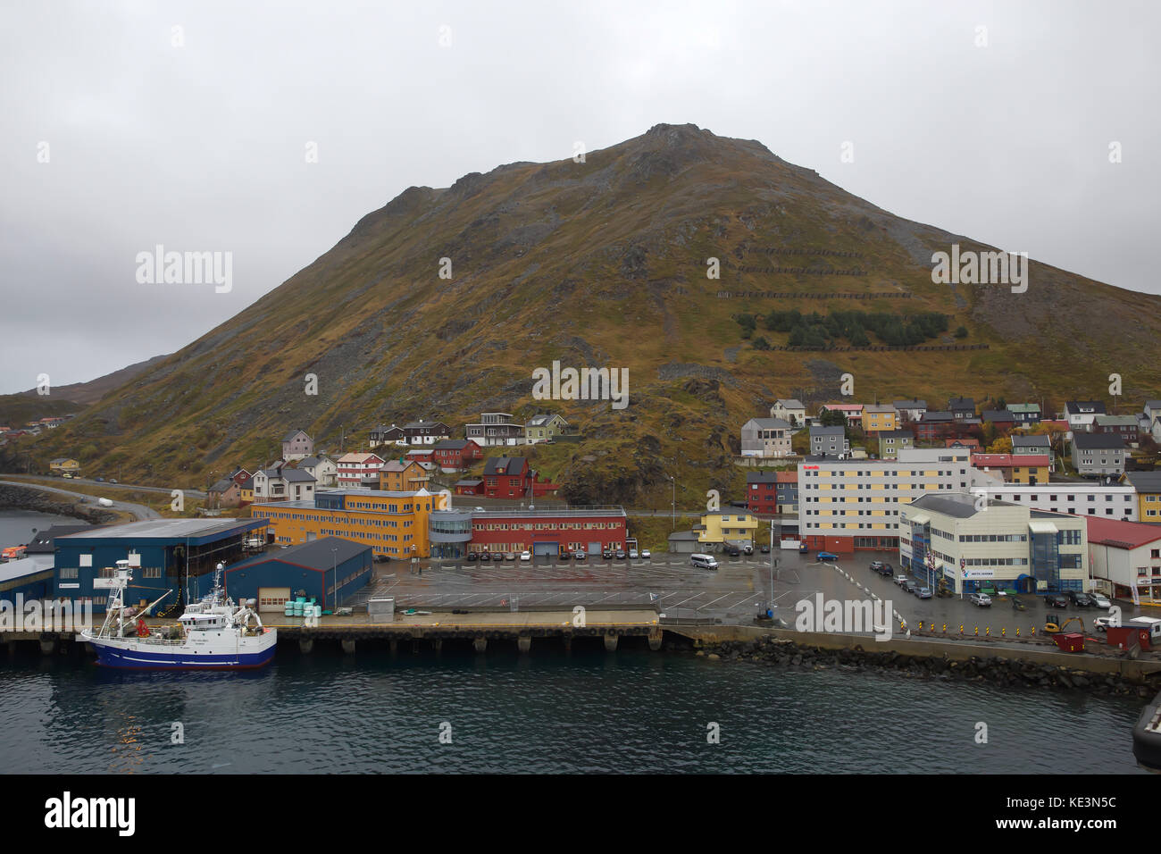 Honningsvag, Norvège. 18 Oct, 2017. Ciel gris sur Honningsvåg, la Norvège. Credit : Keith Larby/Alamy Live News Banque D'Images