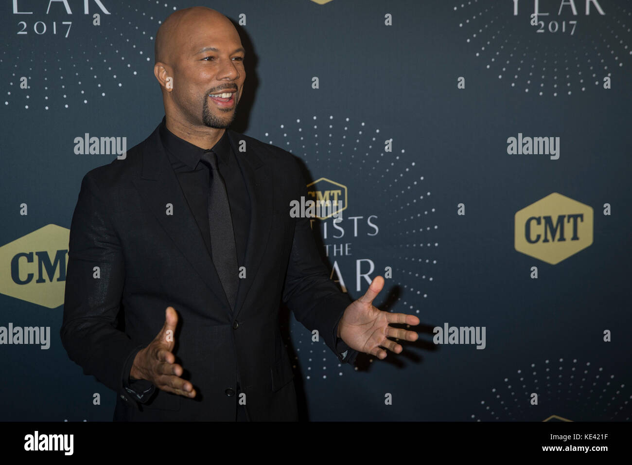 Nashville, Tennessee, USA. 18 Oct, 2017. NASHVILLE, Tennessee - Commun arrive sur le tapis rouge à la CMT 2017 Artistes de l'année à l'Schermerhorn Symphony Center de Nashville, TN. Crédit : l'accès Photo/Alamy Live News Banque D'Images