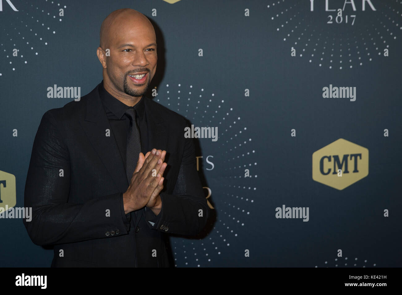 Nashville, Tennessee, USA. 18 Oct, 2017. NASHVILLE, Tennessee - Commun arrive sur le tapis rouge à la CMT 2017 Artistes de l'année à l'Schermerhorn Symphony Center de Nashville, TN. Crédit : l'accès Photo/Alamy Live News Banque D'Images