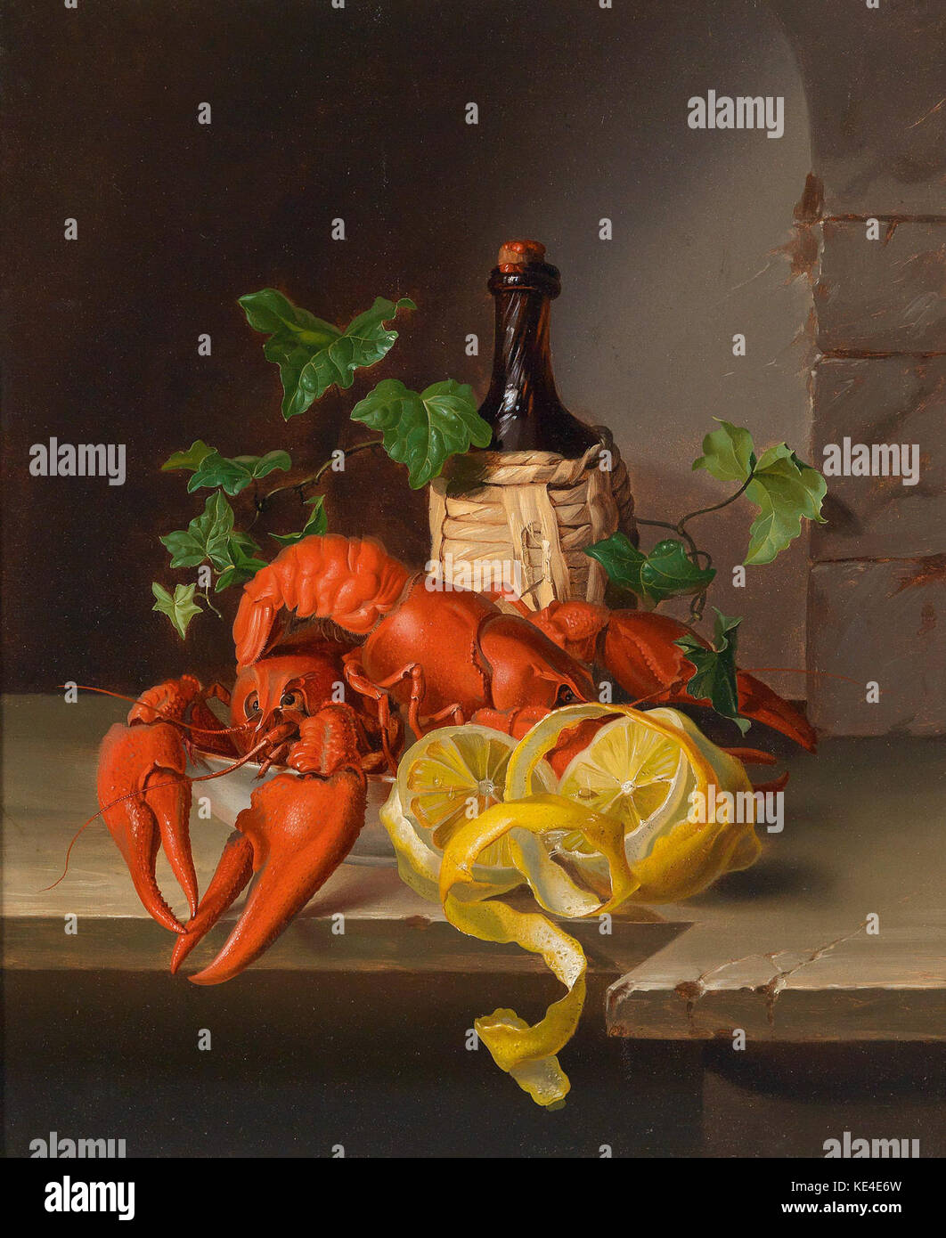 Stillleben mit Hummer (nature morte avec homard), peint vers 1890, capture un exemple classique de nature morte européenne du XIXe siècle La peinture représente un homard parmi d'autres aliments, mettant en valeur l'habileté de l'artiste à capturer la texture et les détails. Banque D'Images