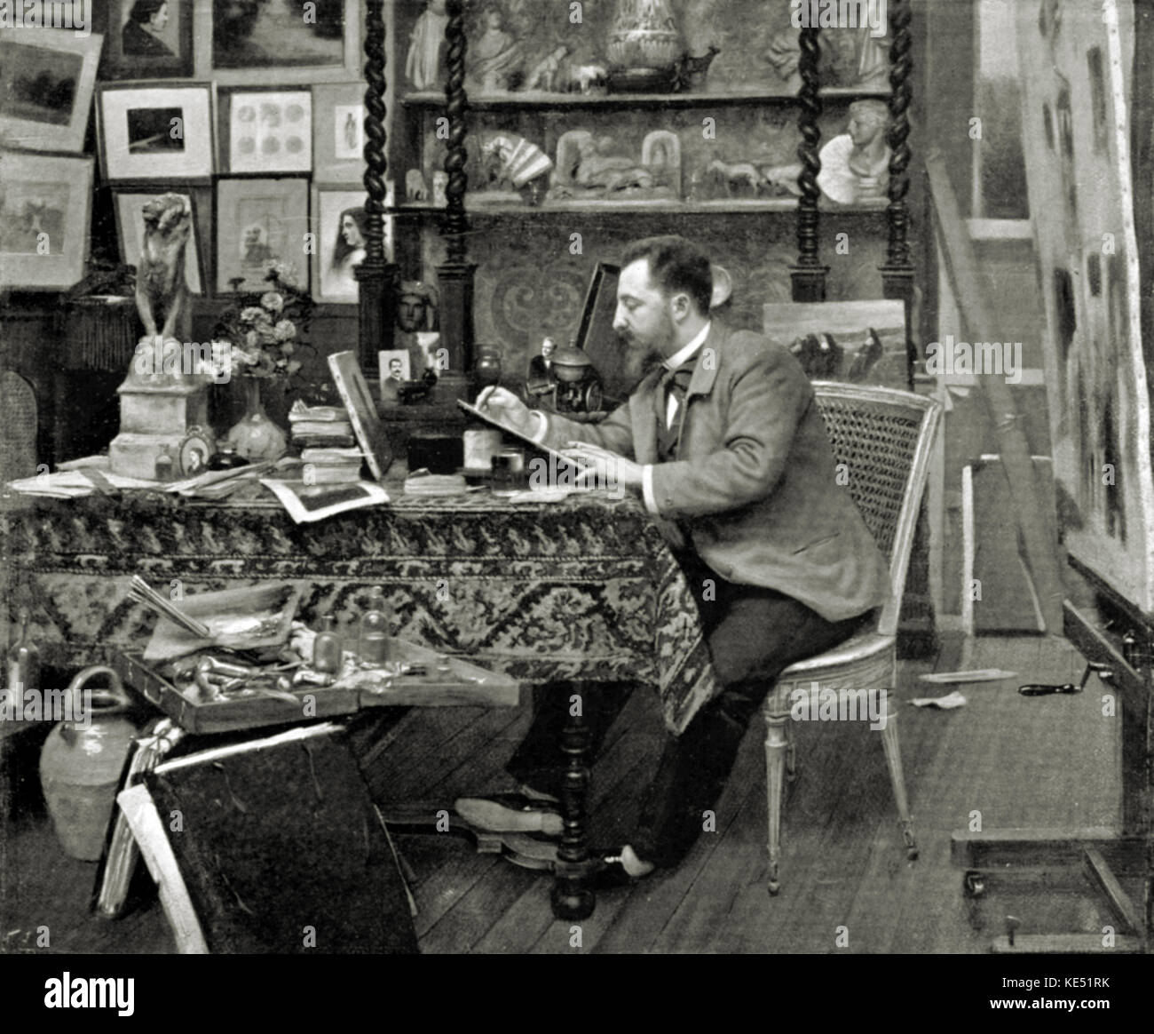 Henri Cain - portrait de l'auteur dramatique et librettiste français assis à son bureau. 1859 - 21 novembre 1937. Le Théâtre, juillet 1899. A écrit plusieurs livrets pour Jules Massenet. Banque D'Images