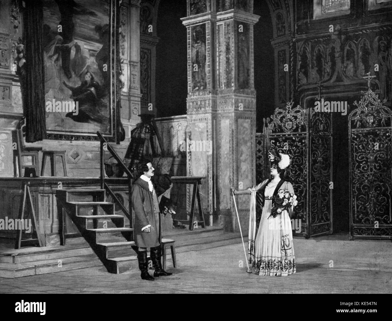 'Tosca' 'Tosca', l'opéra en trois actes de Giacomo Puccini, avec livret de Luigi Illica et Giuseppe Giacosa, effectué au Théâtre National de l'opéra comique, Paris. Décembre 1903. Acte I Beyle que Mario Cavaradossi, Friche que Floria Tosca. GP : compositeur italien, 22 décembre 1858 - 29 novembre 1924. Banque D'Images