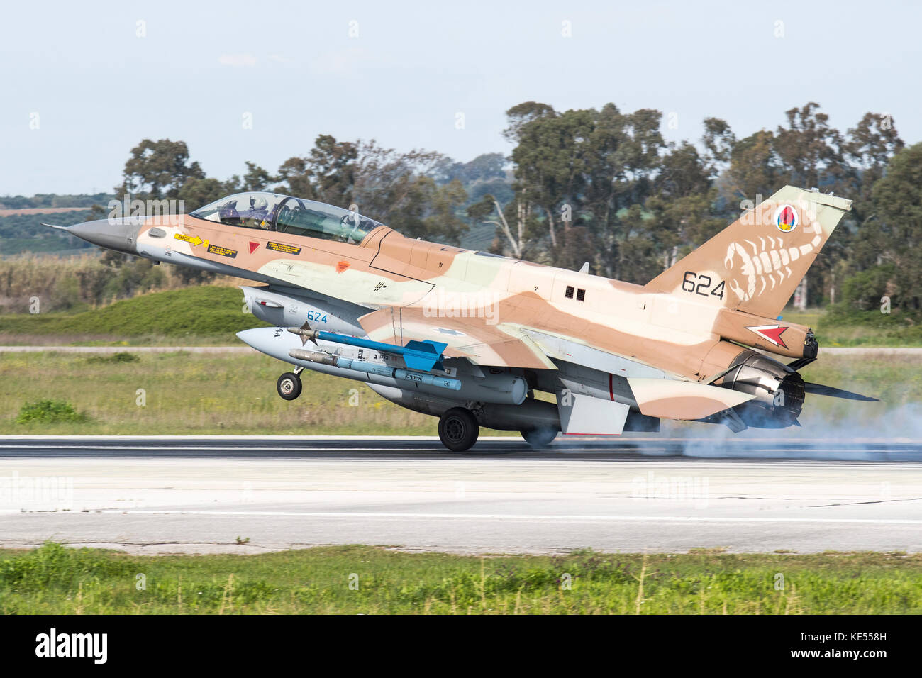 Israel air force f-16d block 40 Barak à l'atterrissage à andravida air base, la Grèce. Banque D'Images