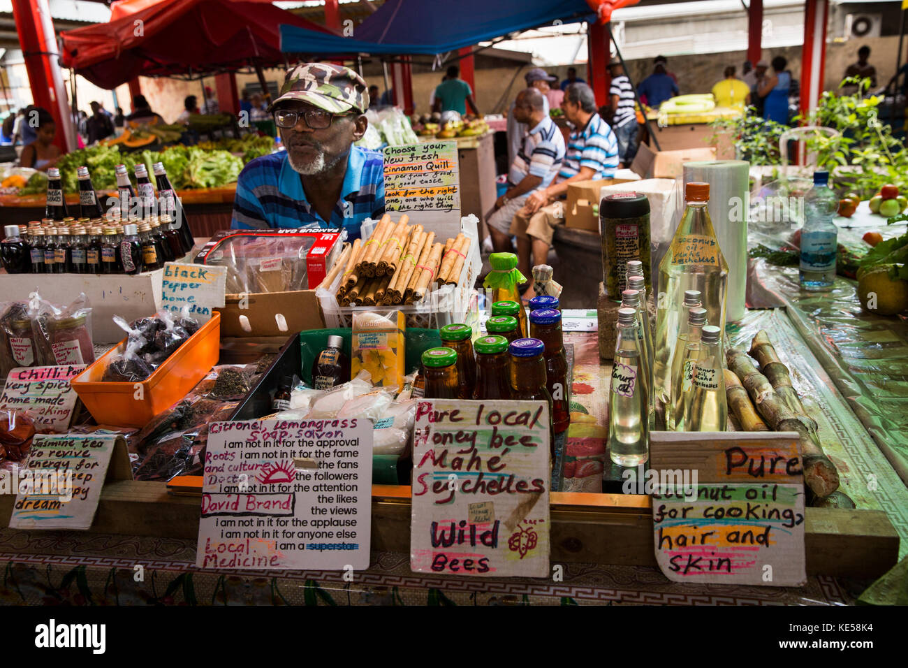 Les Seychelles, Mahe, Sir Selwyn Selwyn-Clarke Market, produits médicinaux, décrochage Banque D'Images