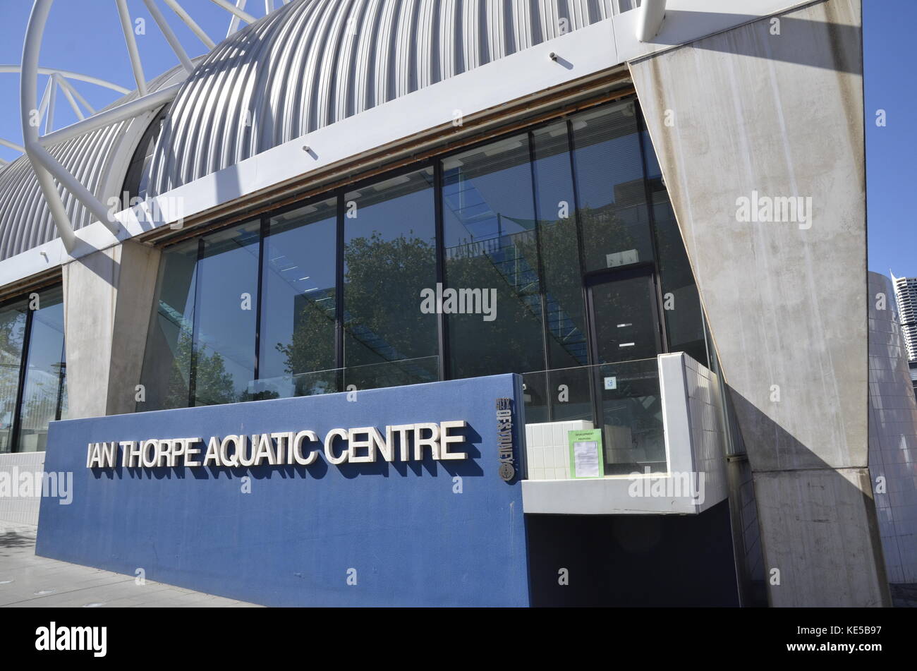 L'entrée de l'Ian Thorpe aquatic centre de Sydney en Australie, nommé en l'honneur de la médaille d'or large nageur olympique. Banque D'Images