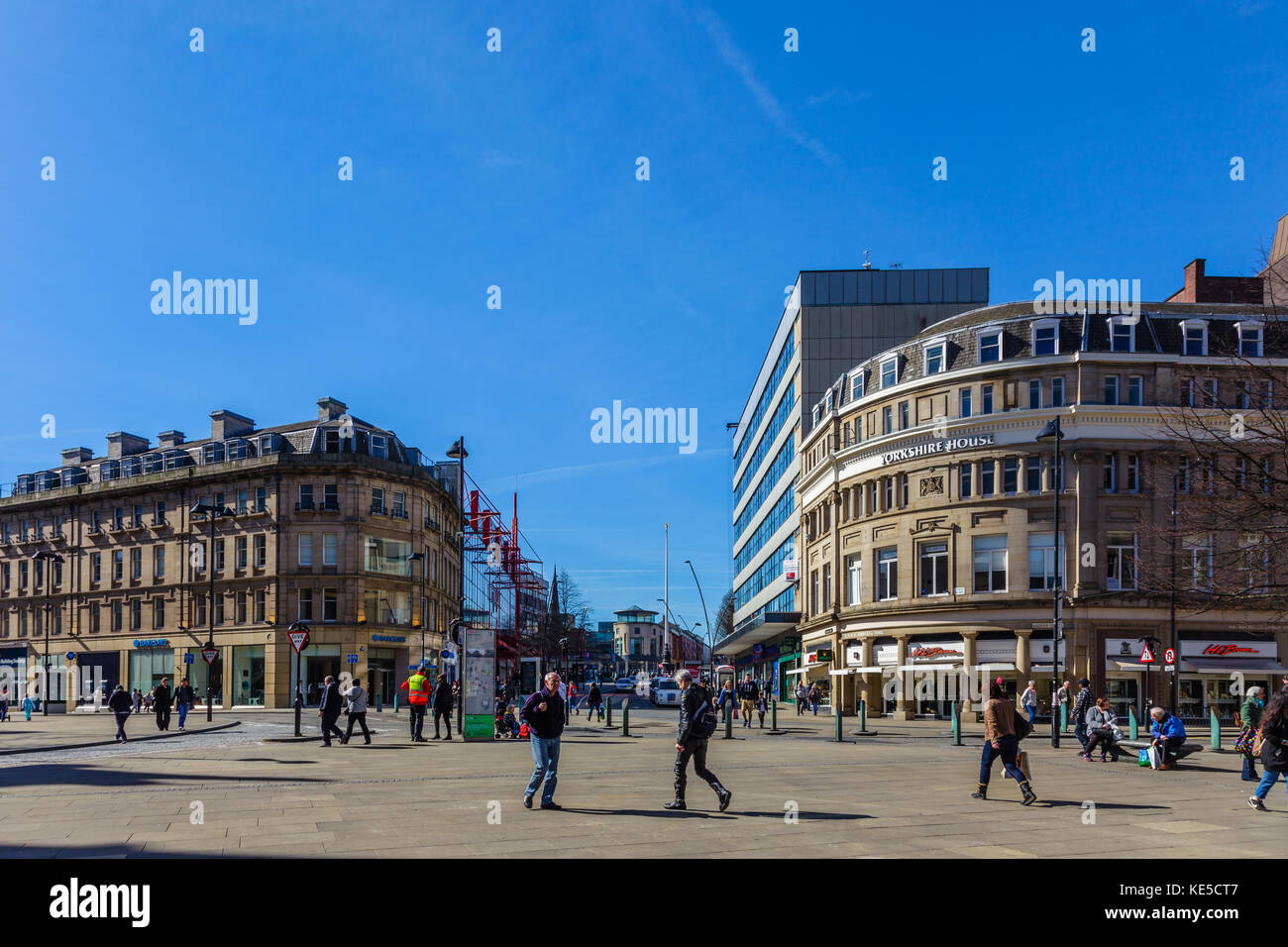 Town Hall Square, Sheffield, en regardant vers Barkers Pool, Pinstone Street et Leopold Street Banque D'Images