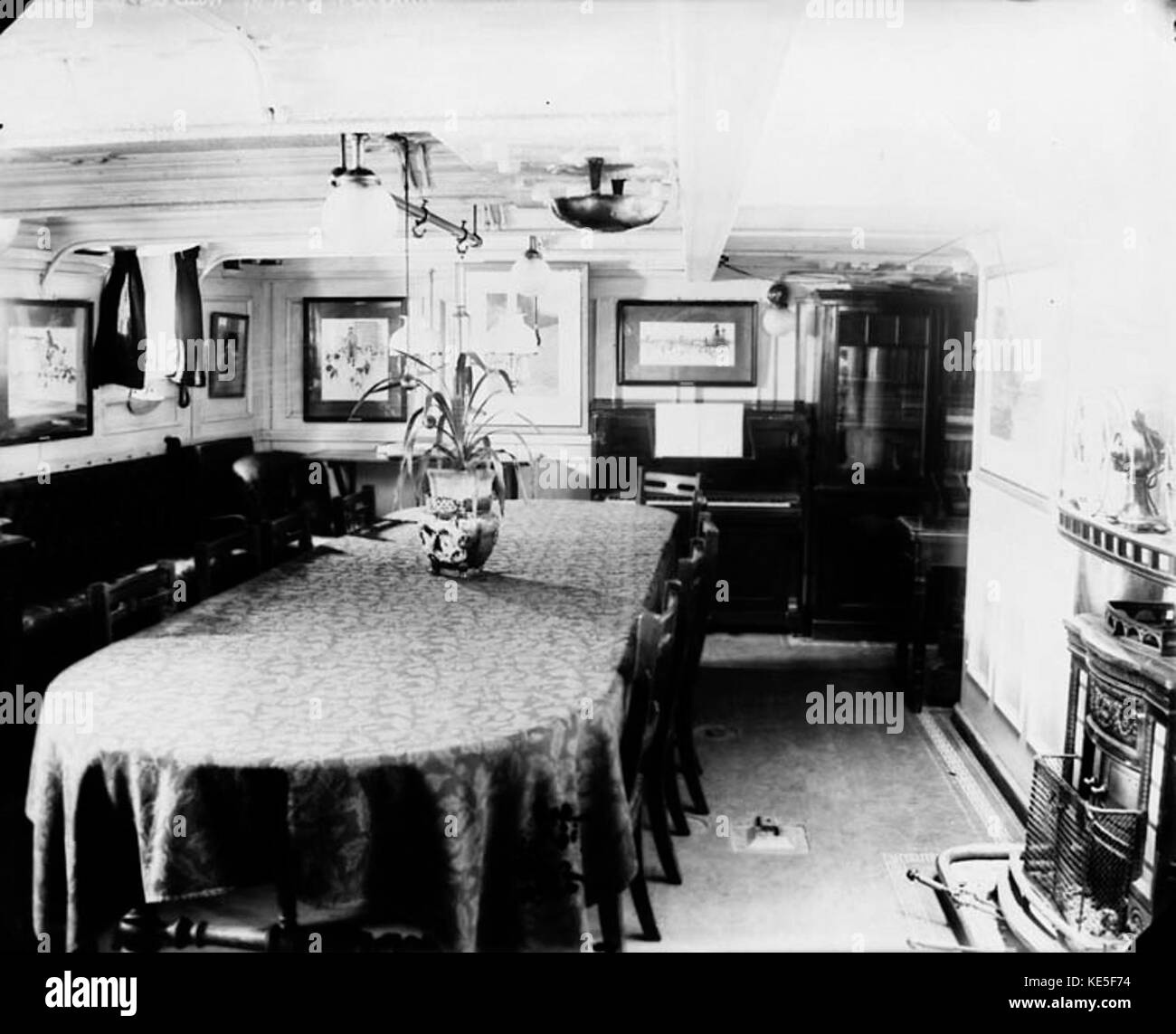 Carré des officiers du HMS Tribune au Halifax LAC 3332780 Banque D'Images
