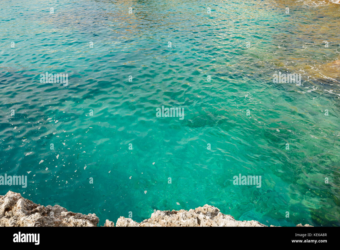 Côte Rocheuse et blue lagoon sur l'île de Majorque, Espagne Banque D'Images