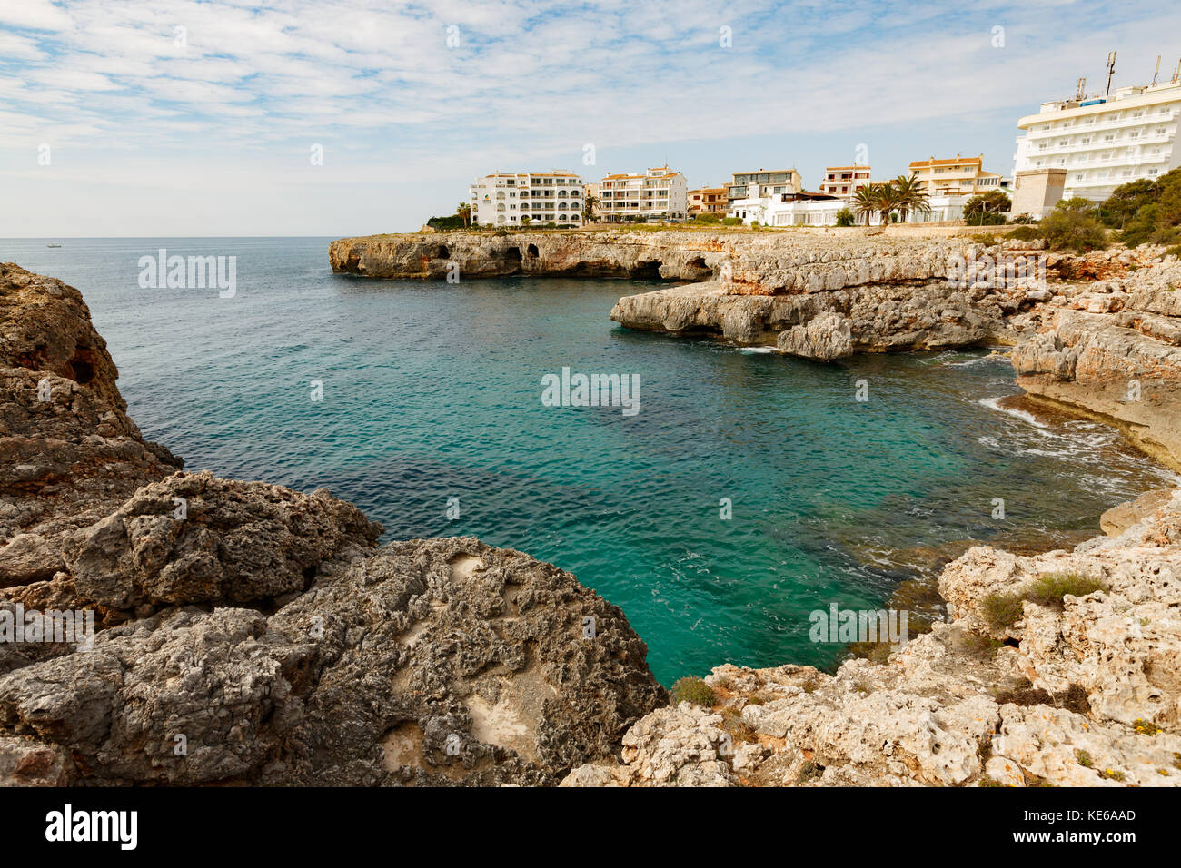 Côte Rocheuse et blue lagoon sur l'île de Majorque, Espagne Banque D'Images