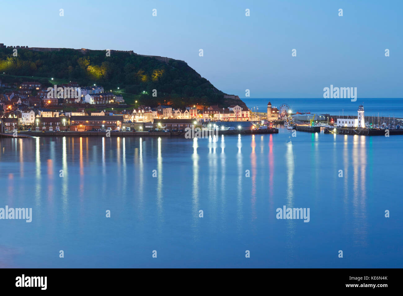 Scarborough Bay dans la nuit - Scarborough, Yorkshire, UK Banque D'Images