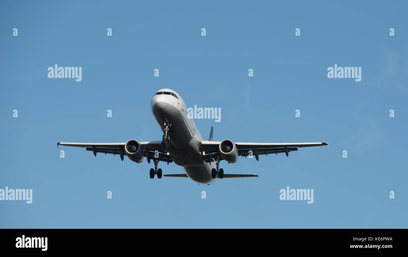 Reisen, Deutschland, Hessen, Francfort-sur-le-main, Flughafen, octobre 18. Eine Airbus A320-211 der Lufthansa mit der Kennung D-AIPM. (Photo par Ulrich Rot Banque D'Images