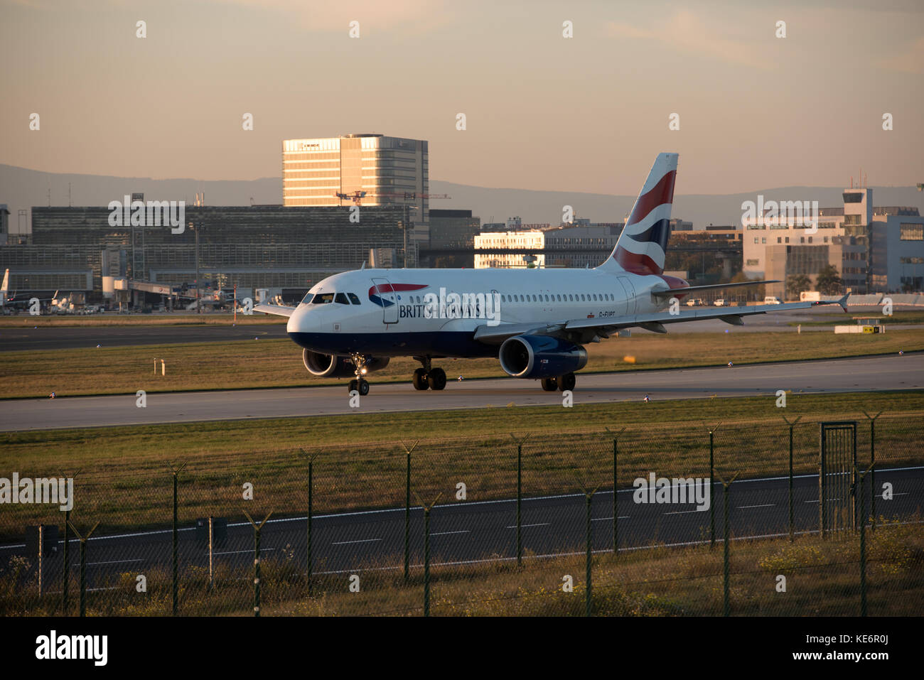 Reisen, Deutschland, Hessen, Francfort-sur-le-main, Flughafen, octobre 18. Ein Airbus A319-131 British Airways mit der Kennung G-EUPT. (Photo par Ulrich RO Banque D'Images