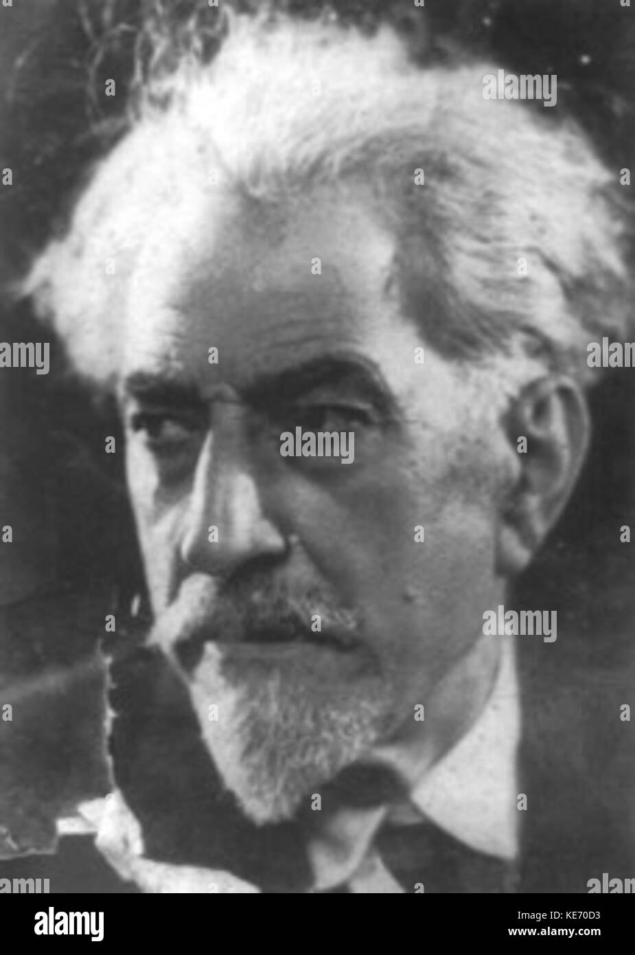 Basilio Cascella était un peintre italien connu pour ses représentations de paysages et de natures mortes. Ses œuvres, mettant souvent en vedette la beauté naturelle de l'Italie, sont très appréciées dans l'histoire de l'art italien. Banque D'Images