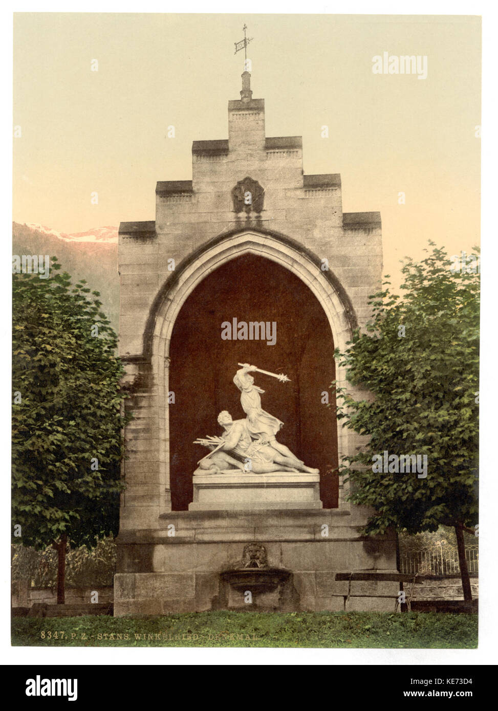Le monument de Winkelried à Stans, en Suisse, commémore le personnage historique Arnold Winkelried. Situé à Unterwald, ce monument rend hommage à son rôle dans l’histoire et la légende suisses. Banque D'Images
