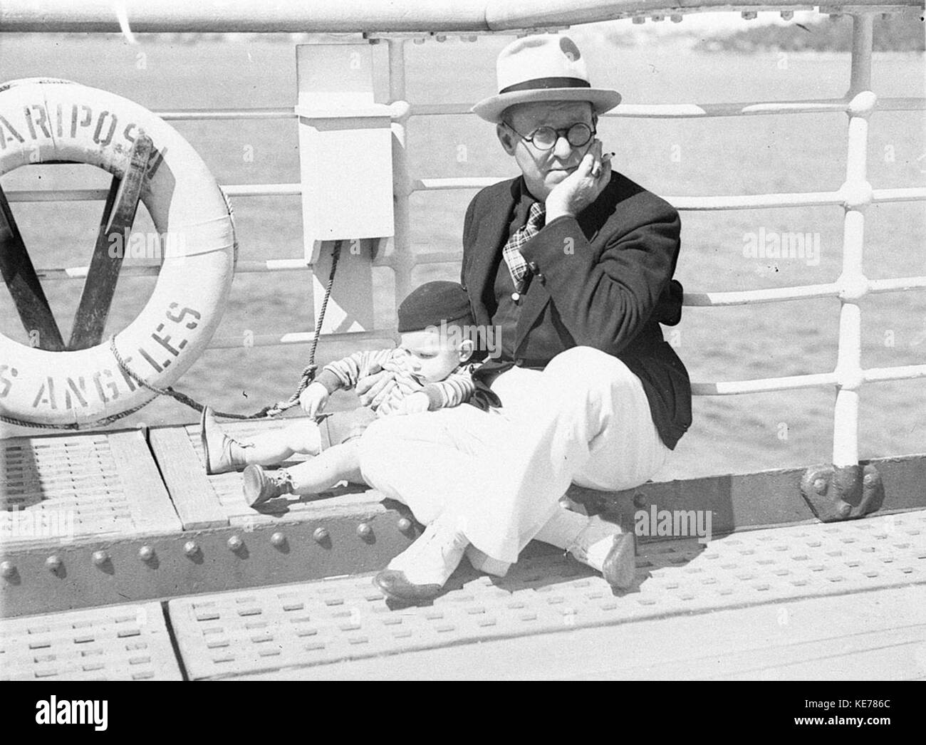 43945 Harry Langdon et comédien enfant arrivez sur Mariposa de USA Banque D'Images