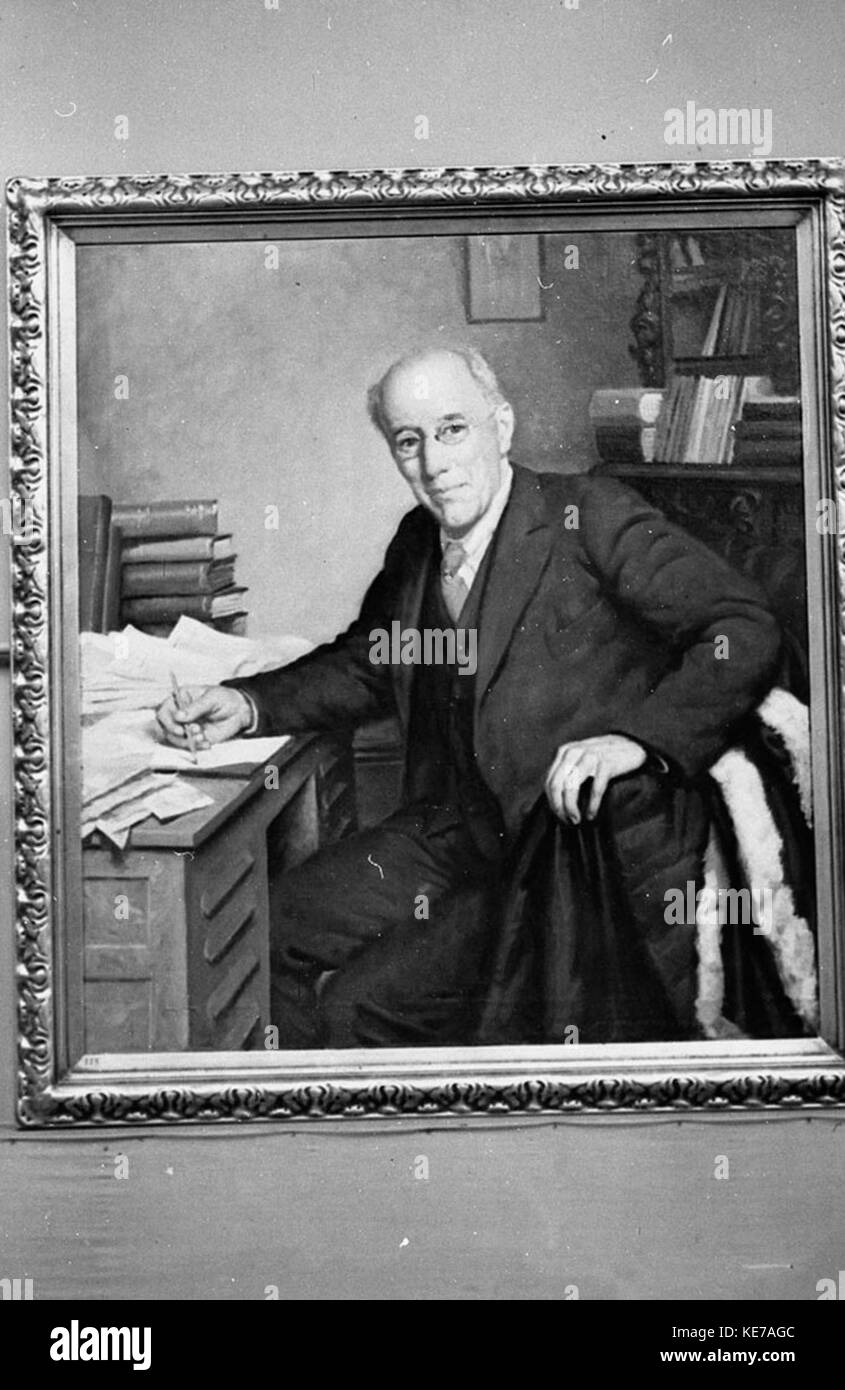 42409 John Le Gay Brereton à son bureau portrait artiste 1935 Norman Carter Banque D'Images