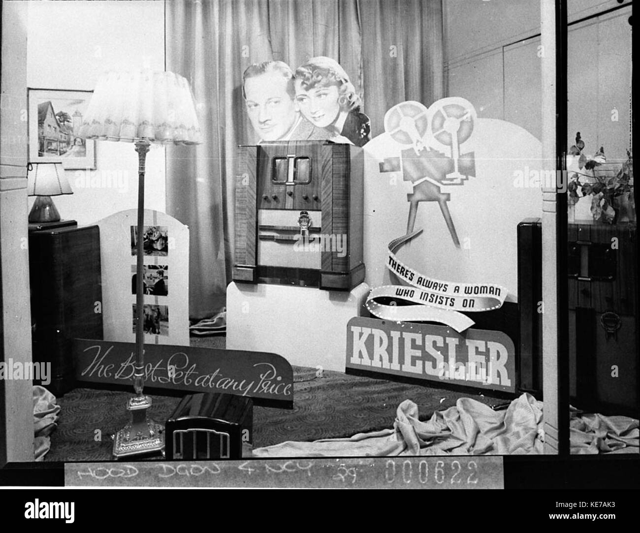 11682 Kriesler radio affichage à Mick Simmons Ltd Haymarket Store Banque D'Images