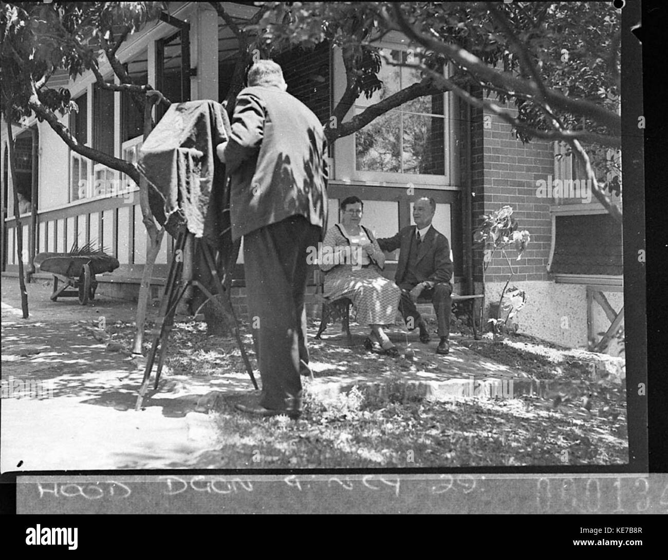 Cette photographie historique représente la maison de M. Corbett à Old South Head Road à Bondi, en Australie, capturant l'architecture domestique et le paysage de la région à cette époque. Banque D'Images