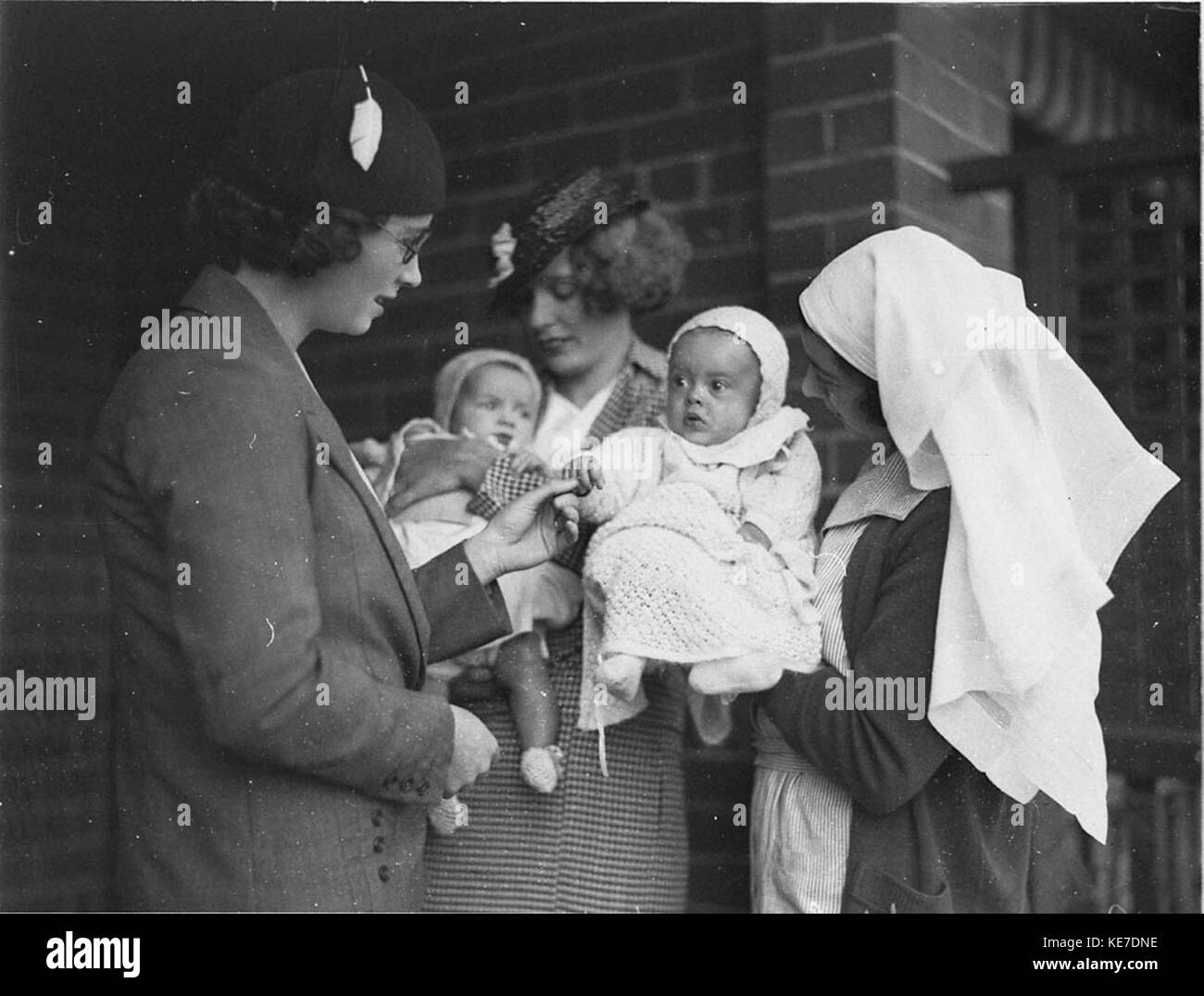 6819 Deux mères avec leur bébé venus Banque D'Images