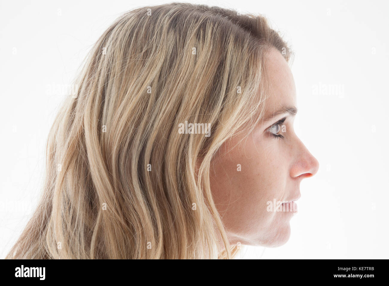Profil d'un visage de femme aux cheveux blonds, Connecticut, États-Unis d'Amérique Banque D'Images