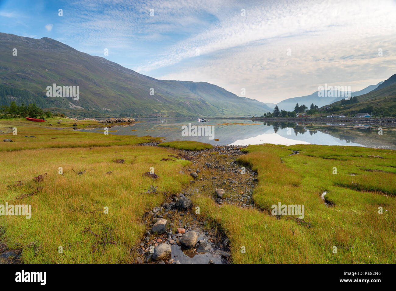 Les rives du Loch Duich dans les Highlands écossais Banque D'Images